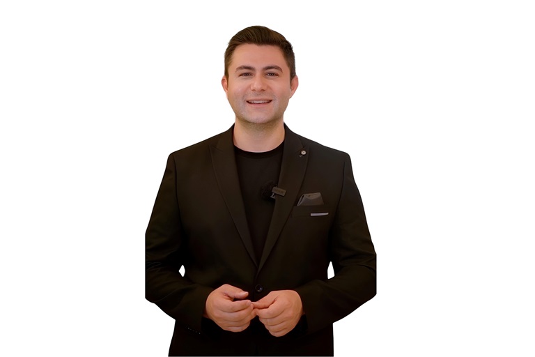 Mustafa Tümtürk : ��yi Estetik, Kendini  De�il Ki�iyi Gösterir�